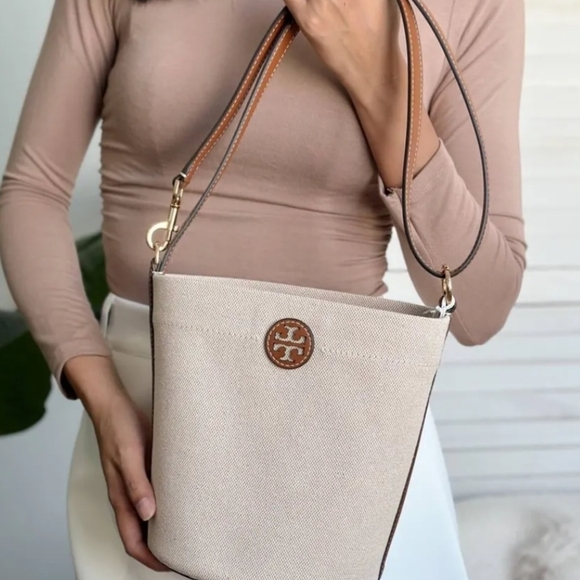 Tory Burch Handbags - Tory Burch Cream and Tan Shoulder Bag